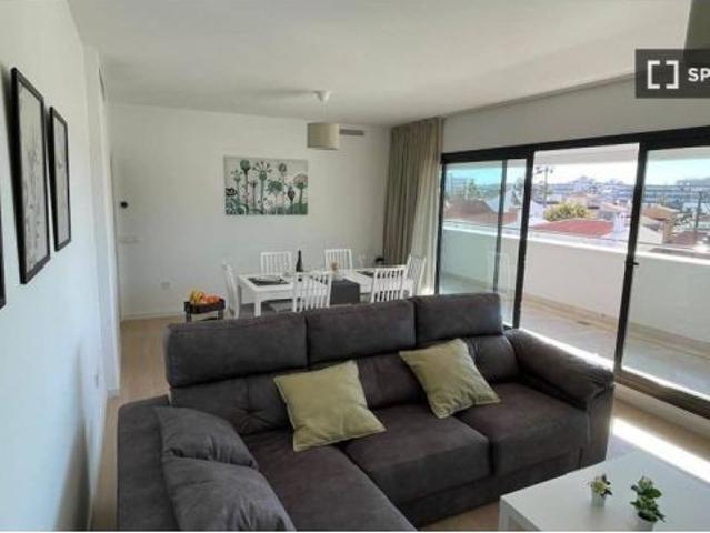 Piso de 3 dormitorios en alquiler en Torremolinos, gastos incluidos