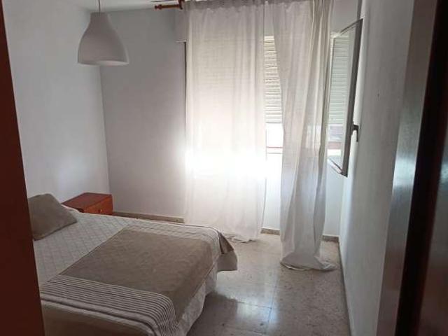 Piso de 3 dormitorios en alquiler en Triana, Sevilla