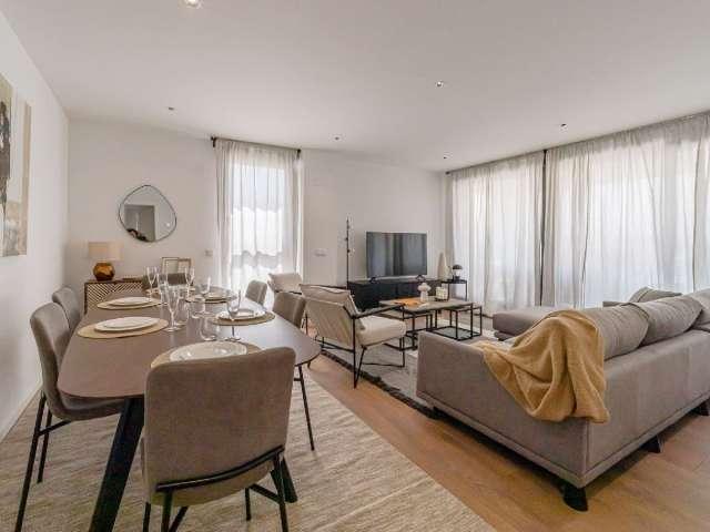 Piso de 3 dormitorios en alquiler en Valdefuentes, Madrid