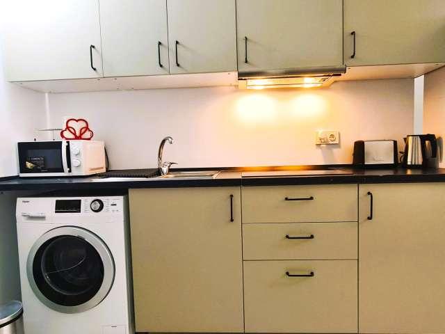 Piso de 3 dormitorios en alquiler en Valdefuentes, Madrid