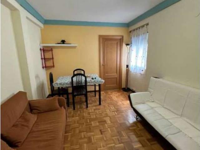 Piso de 3 dormitorios en alquiler en Zaragoza