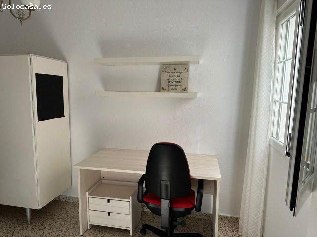 ? Piso de 3 dormitorios en alquiler para estudiantes – Zona San Ildefonso, Granada |