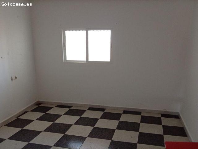 ? Piso de 3 dormitorios en La Línea de la Concepción