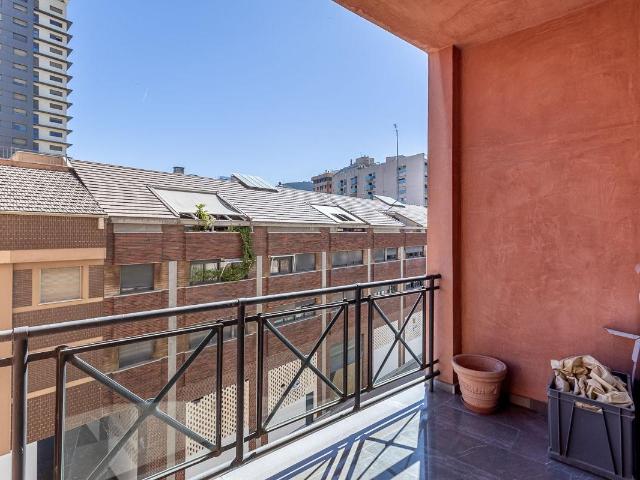 PISO DE 3 DORMITORIOS JUNTO A PLAZA DE SAN LAZARO