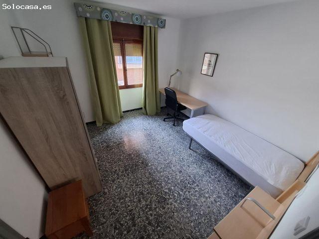 PISO DE 3 HAB. CERCA UNIVERSIDAD