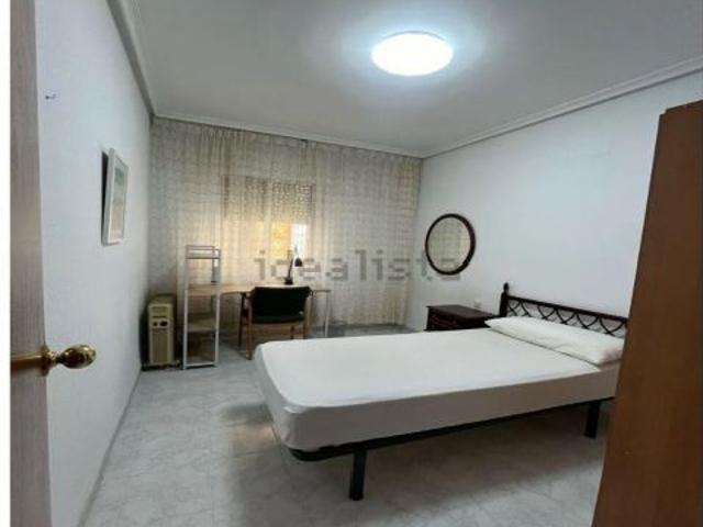 Piso de 3 Hab. y 2 Baños con Ascensor – Ideal Estudiantes