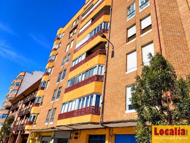 Piso de 3 habitaciones, balcón y vistas despejadas en Valladolid