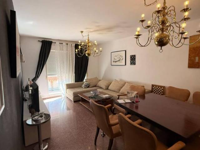 Piso de 3 habitaciones con balcón en Santa Rosa, Alcoy