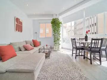 Apartamento en alquiler en Calle Carlos Falguera