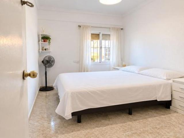 Piso de 3 habitaciones en Málaga, zona Vialia – Excelente ubicación y gran potencial