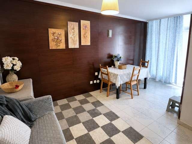 Piso de 3 habitaciones en alquiler en Numancia, Madrid