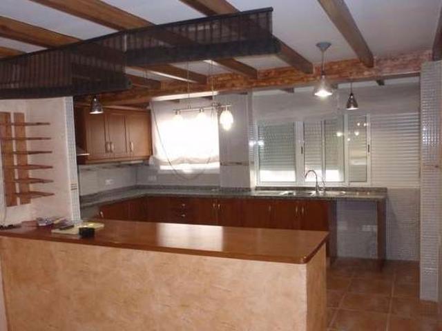 Piso de 3 habitaciones en alquiler en Alicante