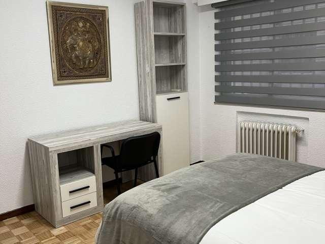 Piso de 3 habitaciones en alquiler en Almenara, Madrid