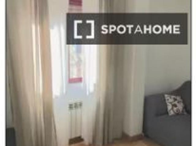 Piso de 3 habitaciones en alquiler en Bellas Vistas, Madrid