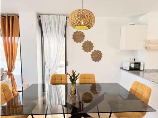 Piso de 3 habitaciones en alquiler en Cullera