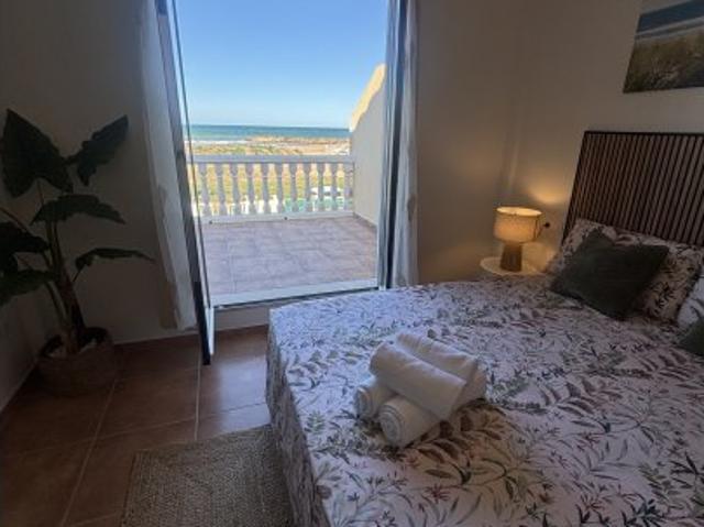 Piso de 3 habitaciones en alquiler en Cullera
