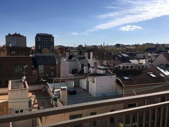 Piso de 3 habitaciones en alquiler en Canillas, Madrid