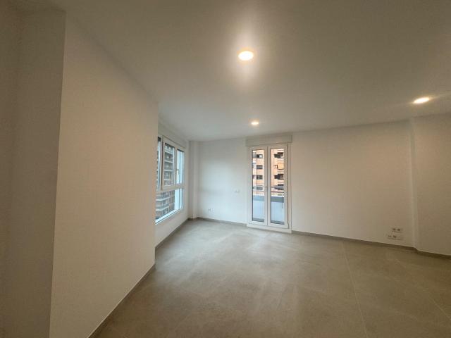 Piso de 3 habitaciones en alquiler en Ciudad de las Arts