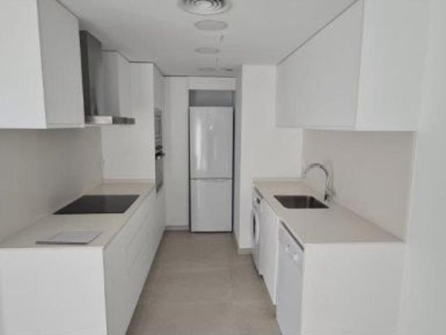 Piso de 3 habitaciones en alquiler en Ciudad de las Arts
