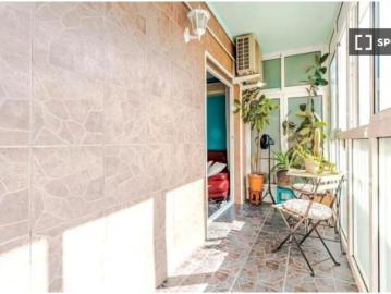 Piso de 3 habitaciones en alquiler en Collblanc, se admiten profesionales y estudiantes