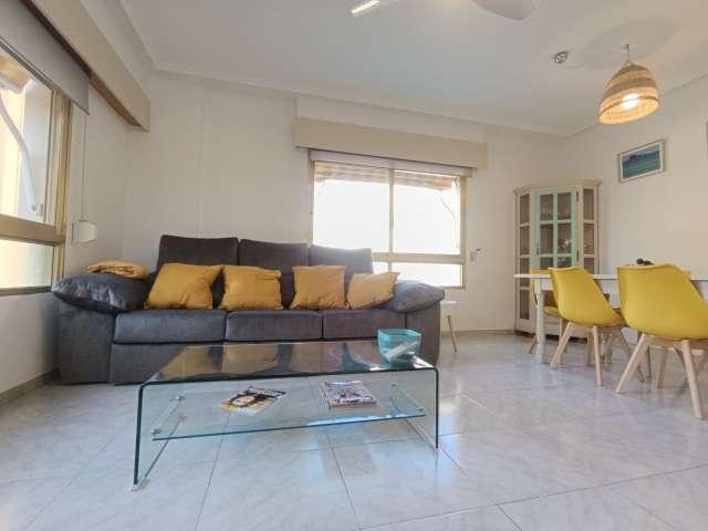 Piso de 3 habitaciones en alquiler en El Campello, Alicante