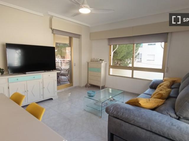 Piso de 3 habitaciones en alquiler en El Campello, Alicante
