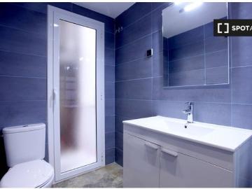 Piso de 3 habitaciones en alquiler en El Clot, apto para cualquier persona