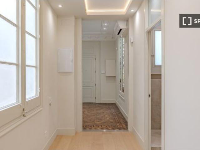 Piso de 3 habitaciones en alquiler en El Gòtic, gastos incluidos