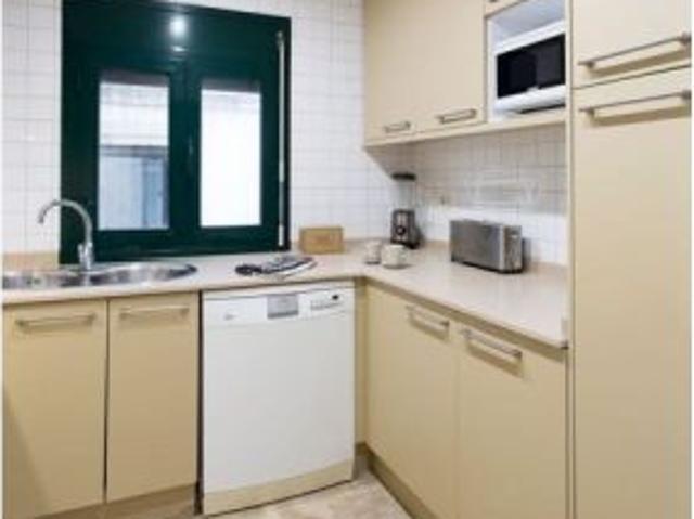 Piso de 3 habitaciones en alquiler en El Gòtic