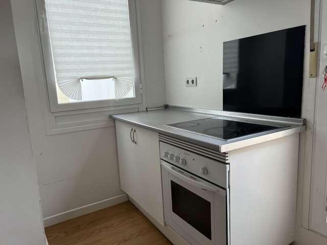Piso de 3 habitaciones en alquiler en Embajadores, Madrid