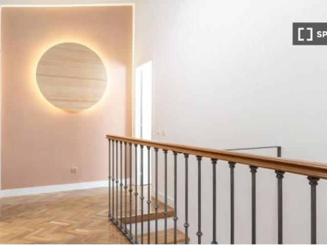Piso de 3 habitaciones en alquiler en Embajadores, Madrid, sin mascotas