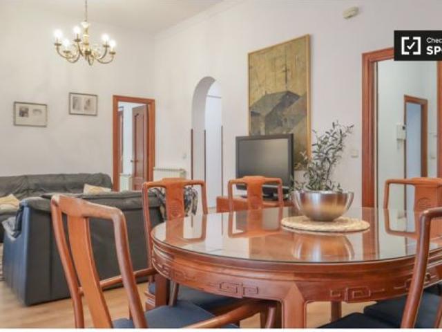 Piso de 3 habitaciones en alquiler en Justicia, Madrid