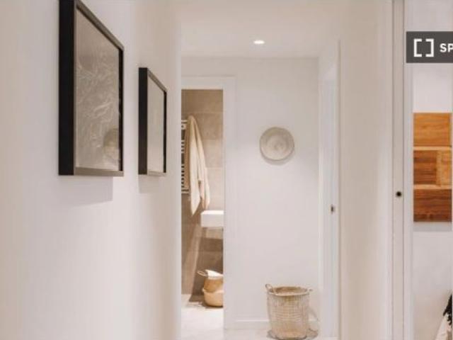 Piso de 3 habitaciones en alquiler en L' Eixample