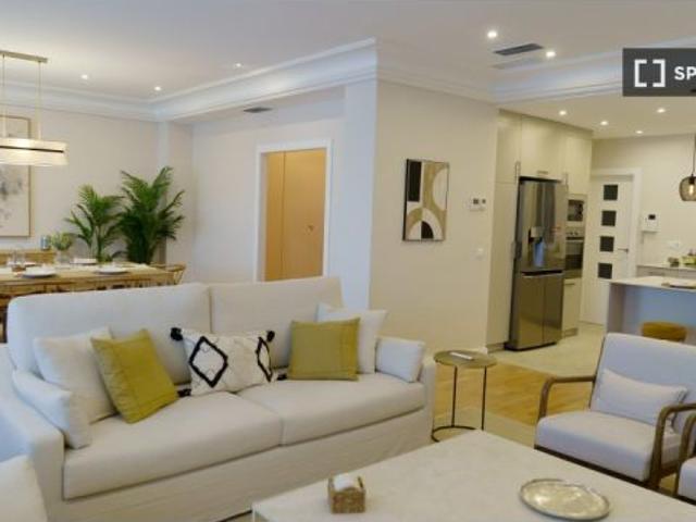 Piso de 3 habitaciones en alquiler en La Gran Vía, gastos incluidos