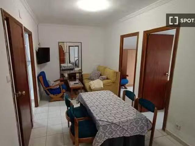Piso de 3 habitaciones en alquiler en La Plata, Sevilla