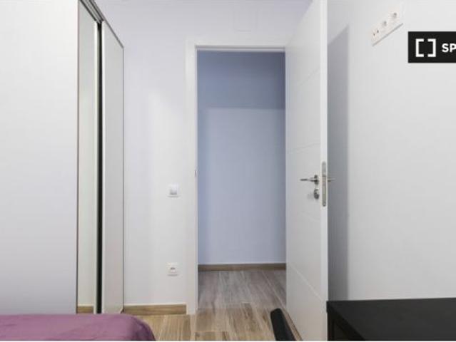 Piso de 3 habitaciones en alquiler en La Torrassa para profesionales y estudiantes, no parejas ni fa