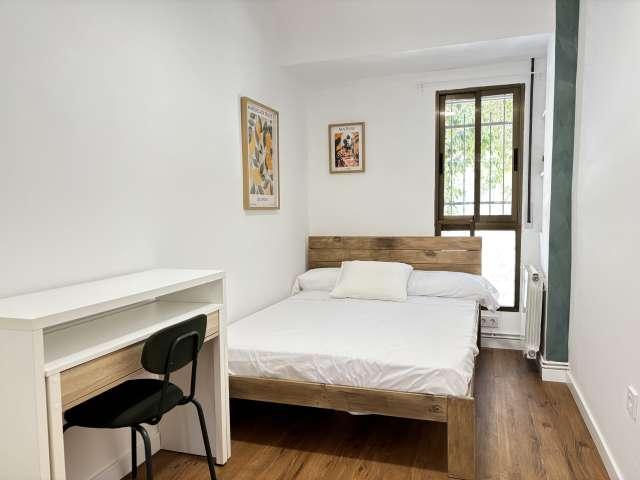 Piso de 3 habitaciones en alquiler en Les Tendetes, Valencia