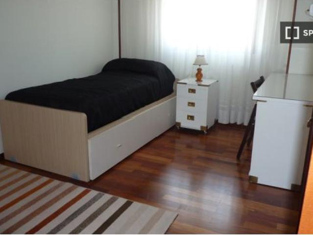 Piso de 3 habitaciones en alquiler en Santander, solo profesionales