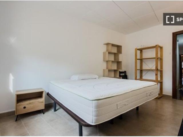 Piso de 3 habitaciones en alquiler en Sants Badal, Barcelona
