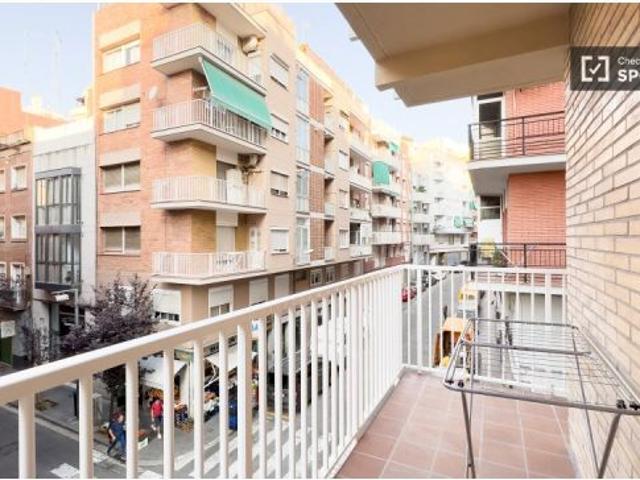 Piso de 3 habitaciones en alquiler en Sants Badal, gastos incluidos