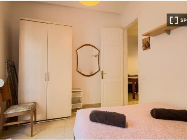 Piso de 3 habitaciones en alquiler en Sants Badal