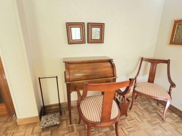Se alquila piso de 3 habitaciones en Cabanyal Canyamelar