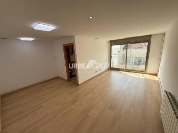PISO DE 3 HABITACIONES EN EL CENTRO DE TERRASSA, AL LADO DEL CENTRO PEATONAL