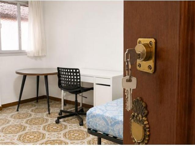 PISO DE 3 HABITACIONES JUNTO AL CAMPUS DE CARTUJA