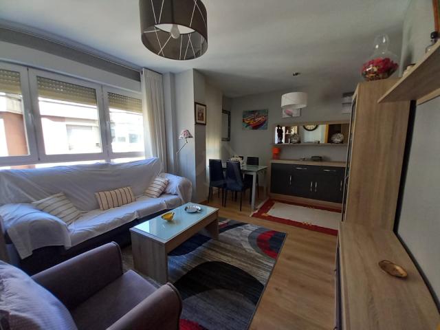 Piso de 3 habitaciones y dos baños, completamente amueblado, para entrar a vivir