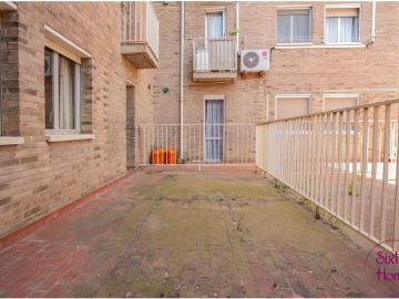 Piso de 4 dormitorios con terraza en Grañén