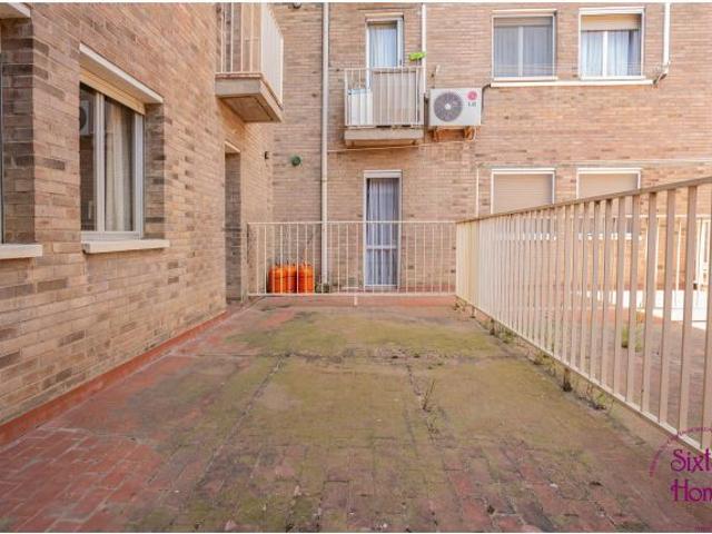 Piso de 4 dormitorios con terraza en Grañén