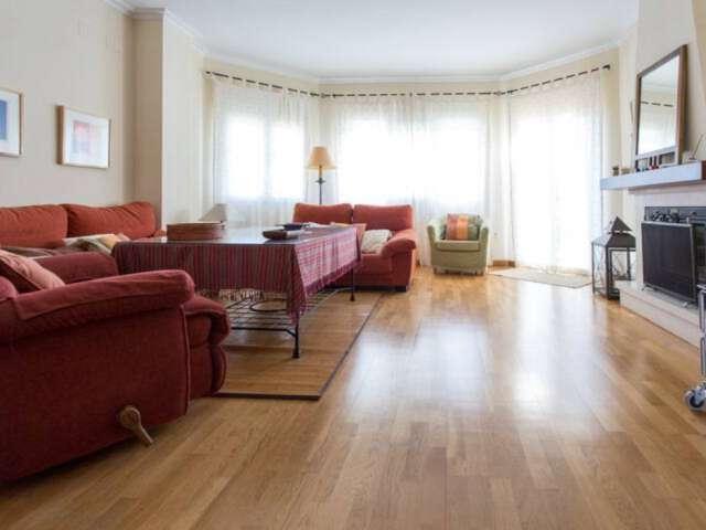 Piso de 4 dormitorios en alquiler en Almensilla, Sevilla