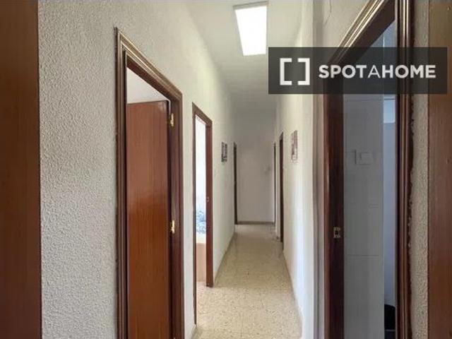Piso de 4 dormitorios en alquiler en Murcia