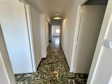 ¡Piso de 4 dormitorios recién reformado en Monóvar!